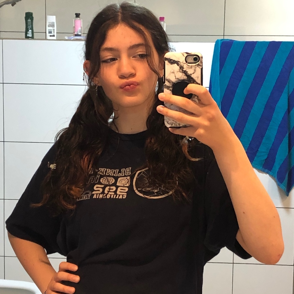 Meet your Posher, Ava